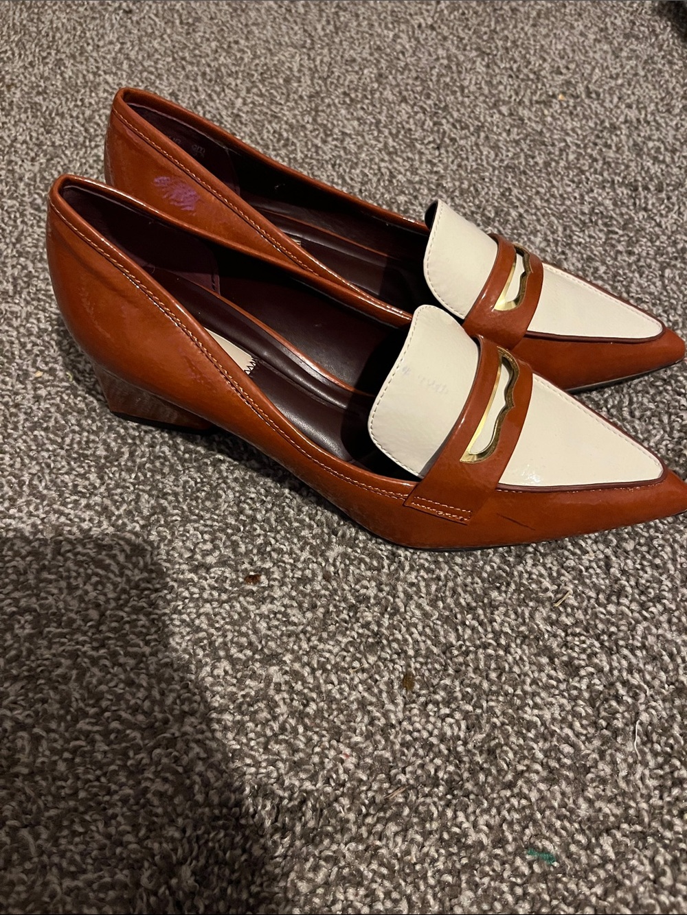 NWOT Franco Sarto Remi Cream and Cognac Pointed Toe Low Heel Loafers SZ 7M